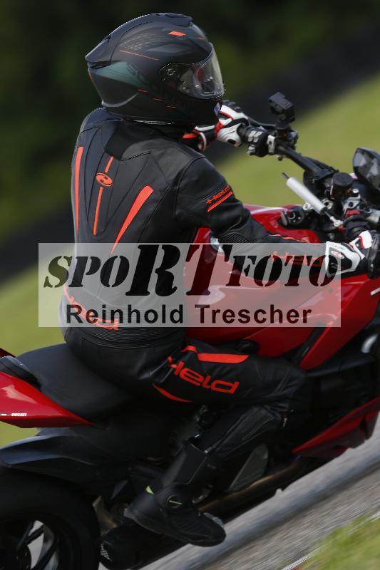 /Archiv-2024/29 12.06.2024 MOTO.CH Track Day ADR/Gruppe blau/36